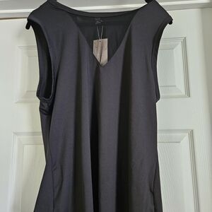 Chic Black V-Neck Tank Top